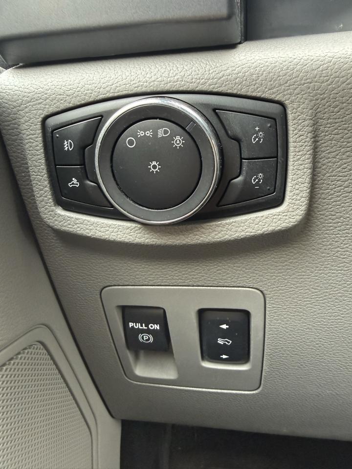 Ford F-150 XLT 4WD SuperCrew 5.5' Box 2015