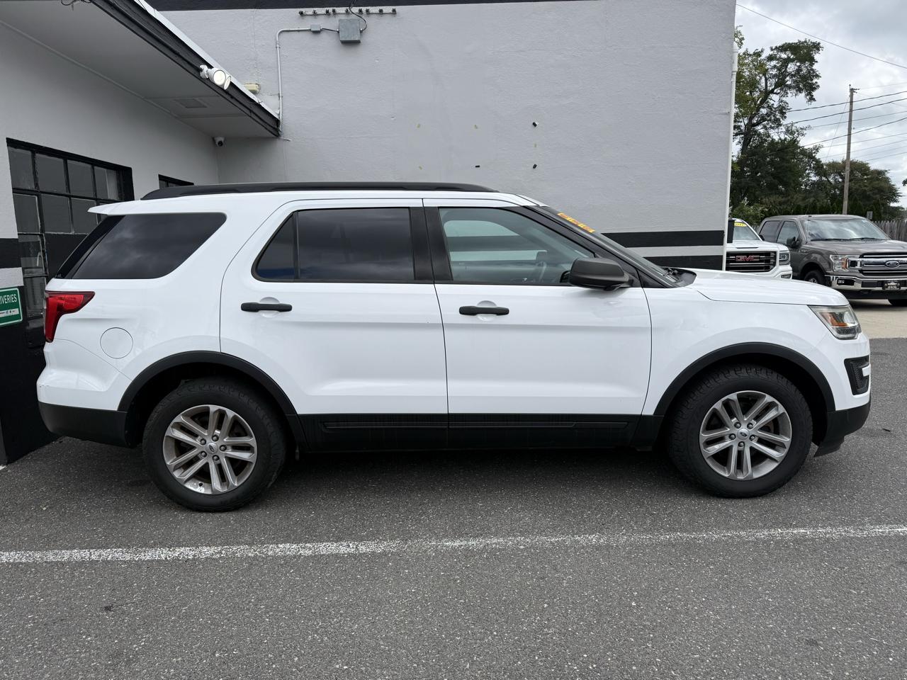 Ford Explorer Base 4WD 2017
