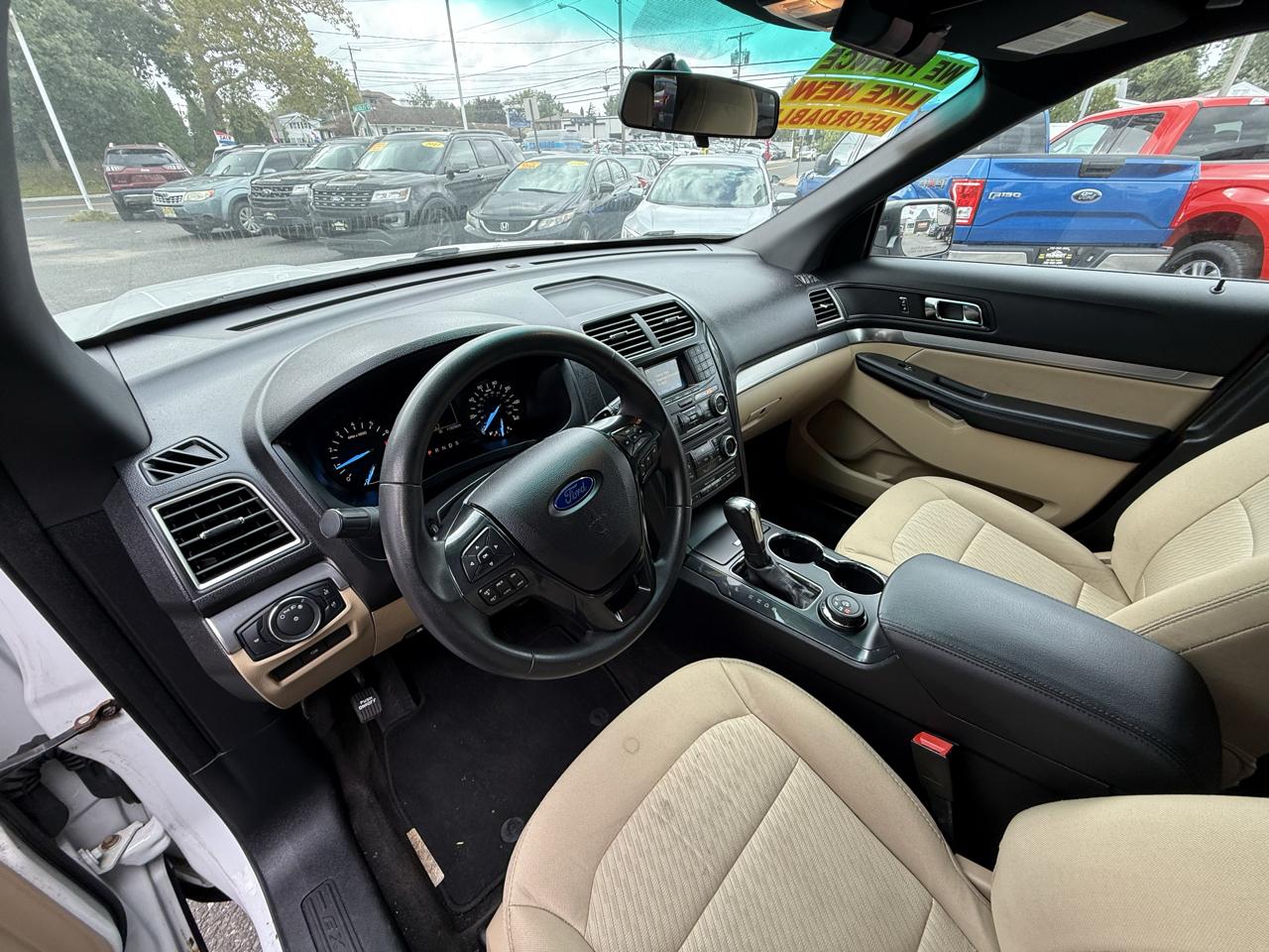 Ford Explorer Base 4WD 2017