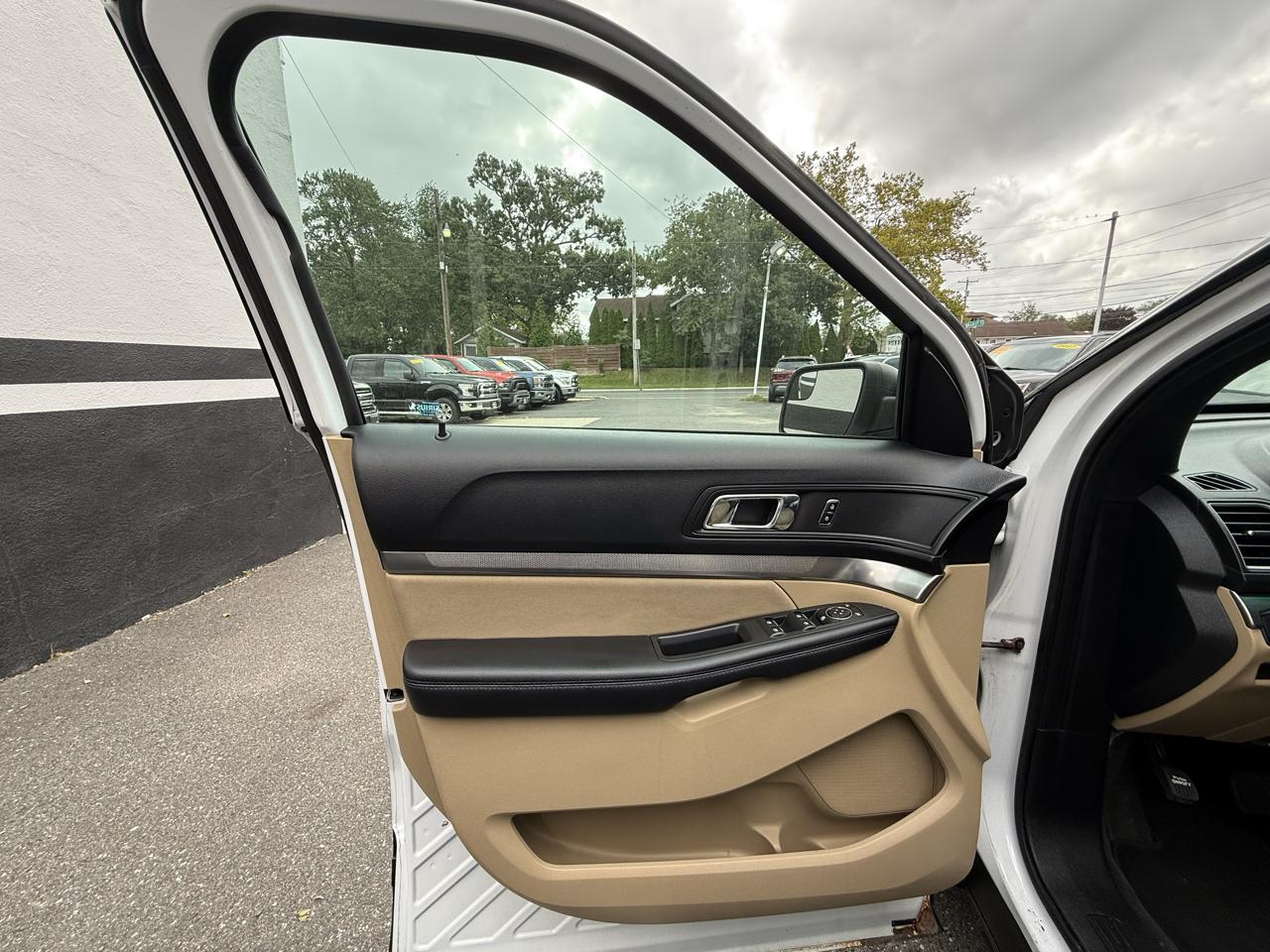 Ford Explorer Base 4WD 2017