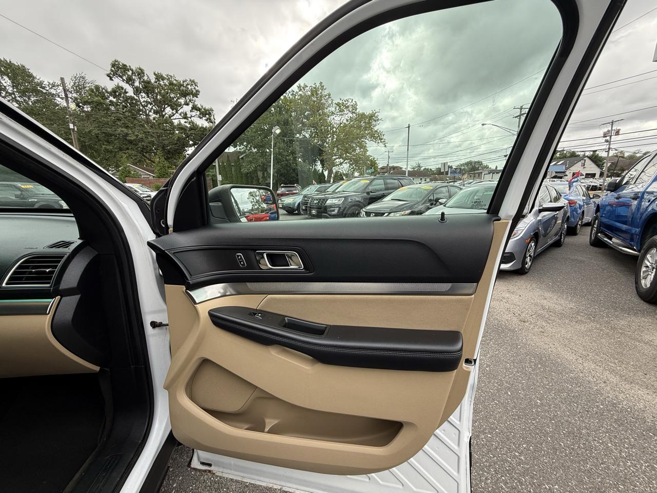 Ford Explorer Base 4WD 2017