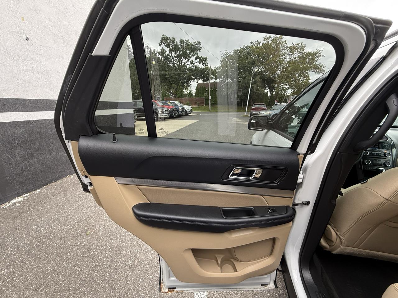Ford Explorer Base 4WD 2017