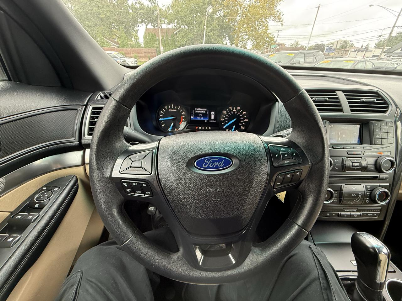 Ford Explorer Base 4WD 2017