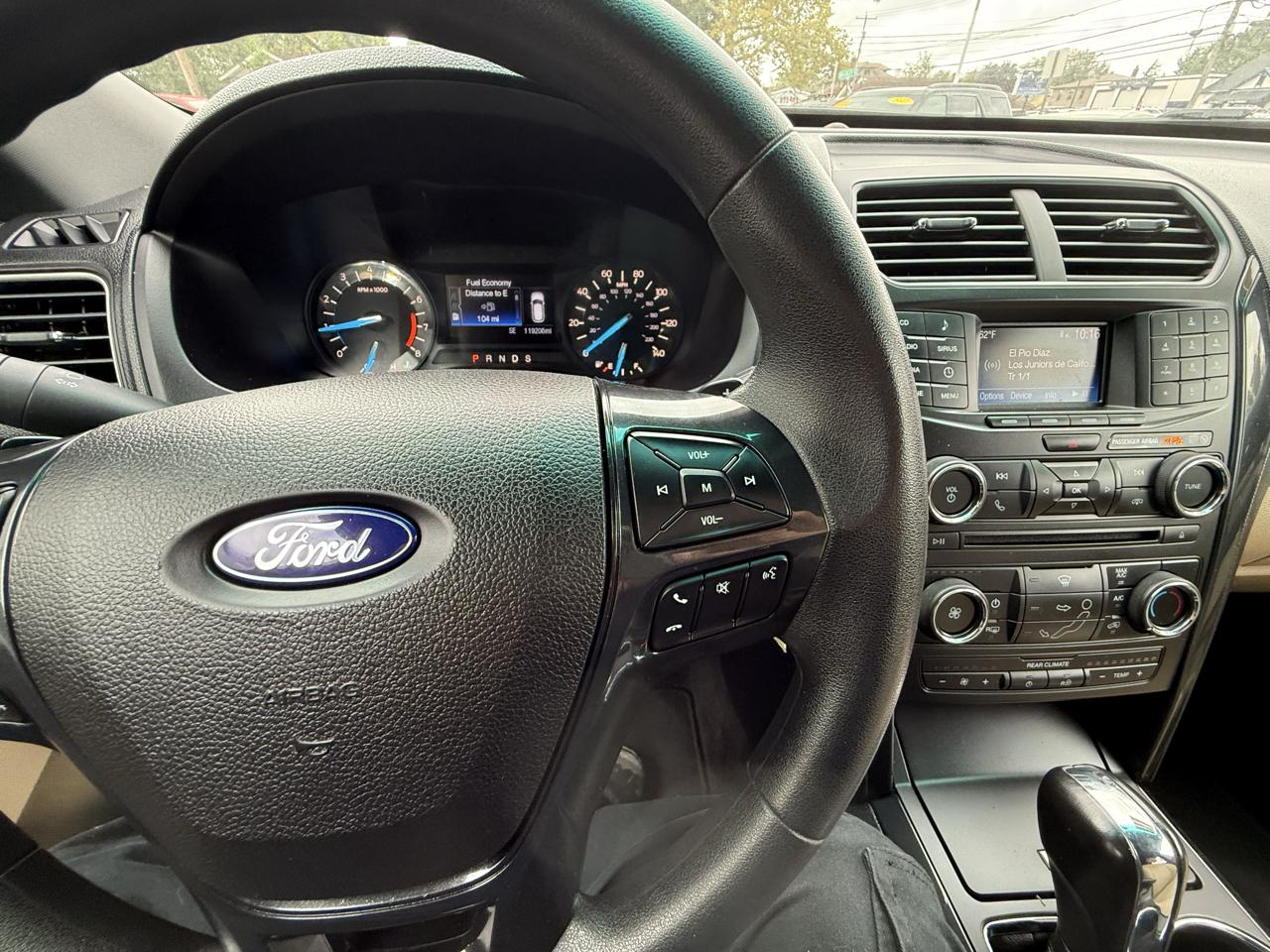 Ford Explorer Base 4WD 2017
