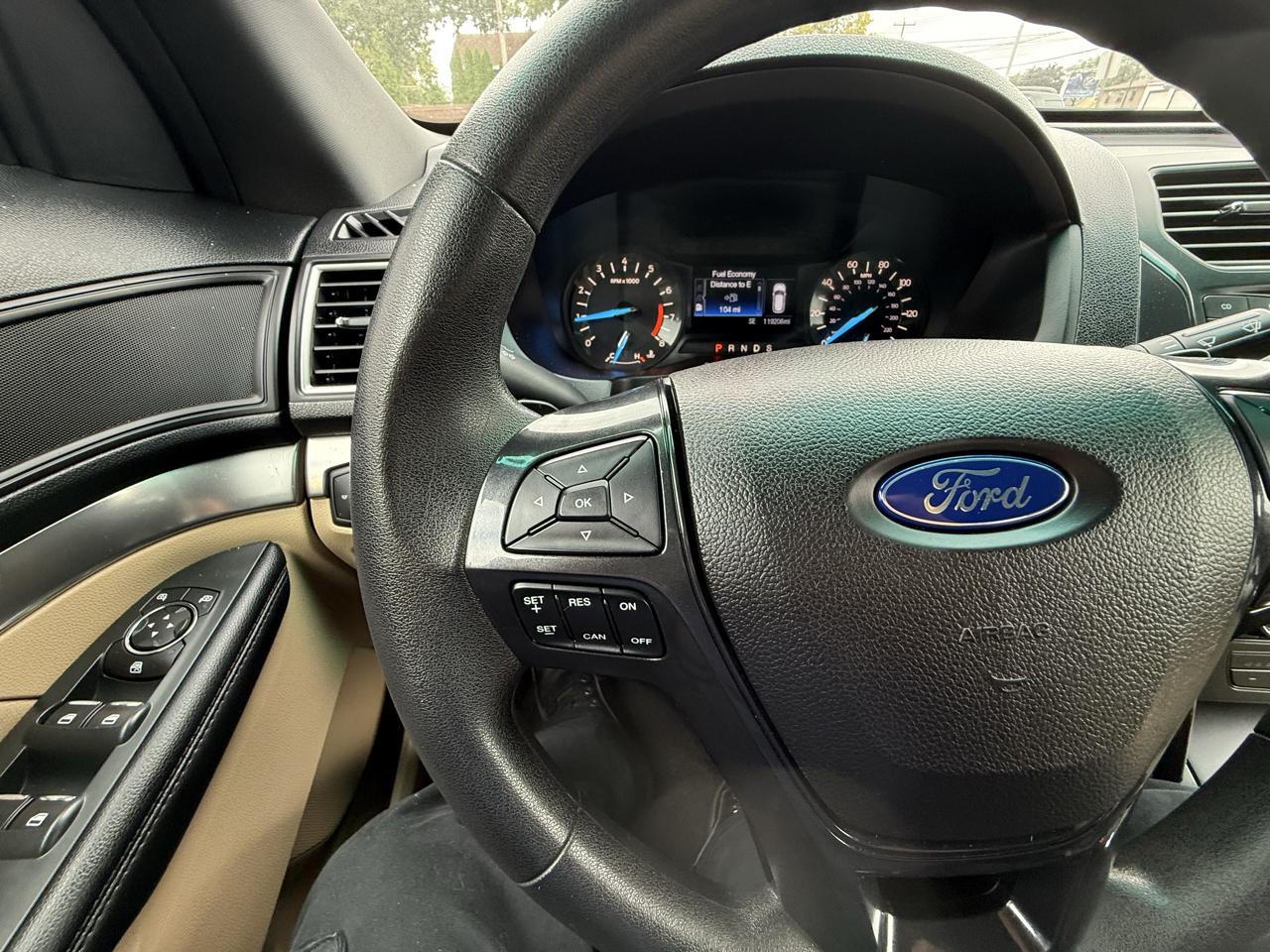 Ford Explorer Base 4WD 2017