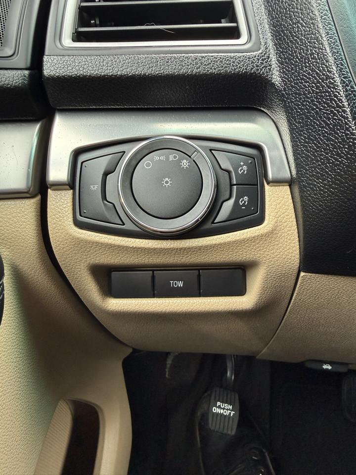 Ford Explorer Base 4WD 2017