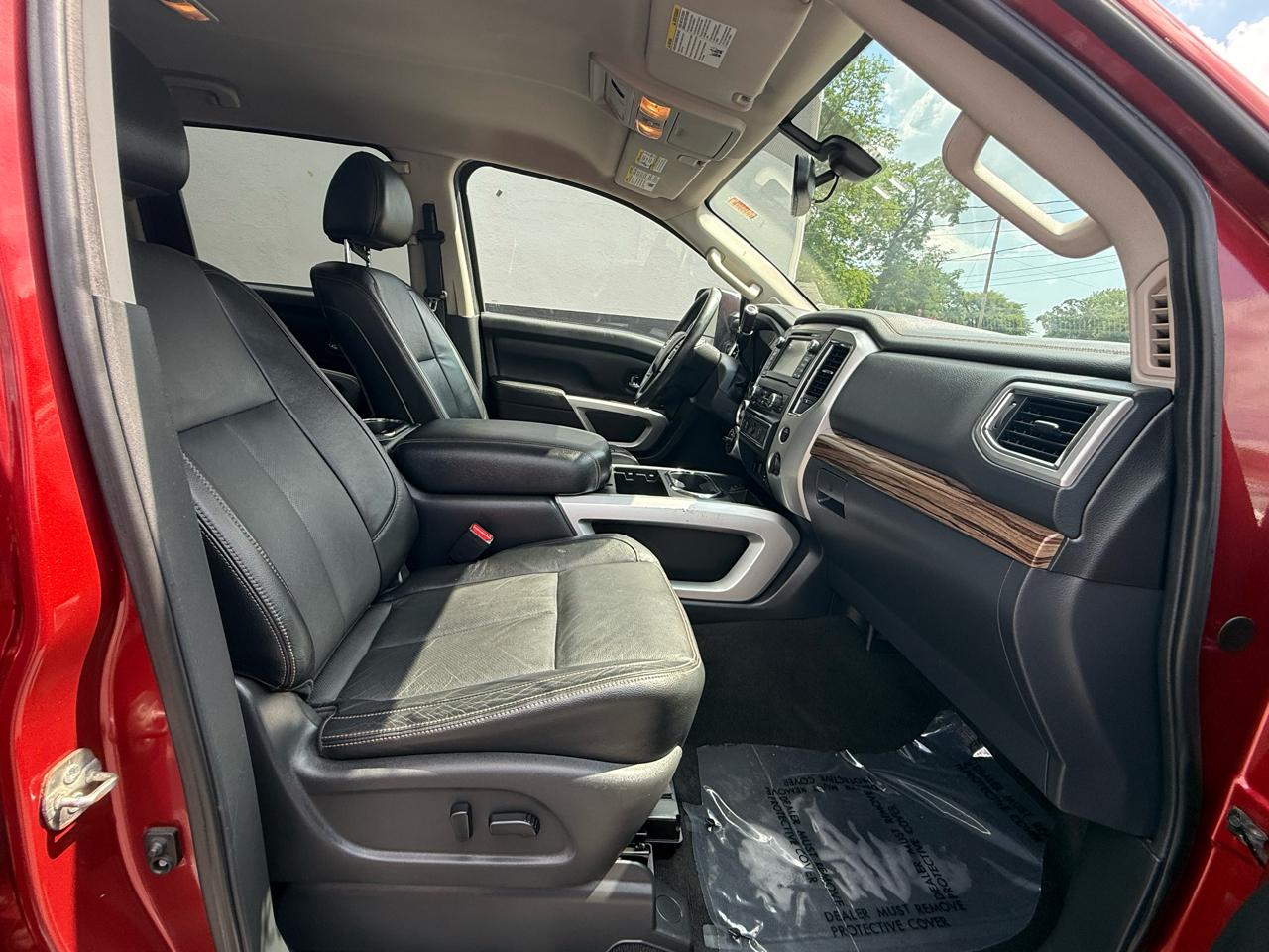 Nissan Titan  2017