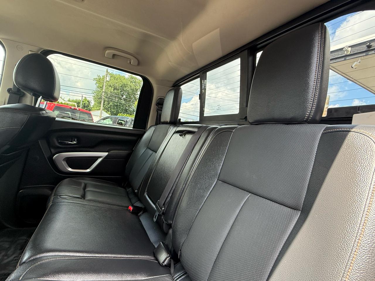 Nissan Titan  2017