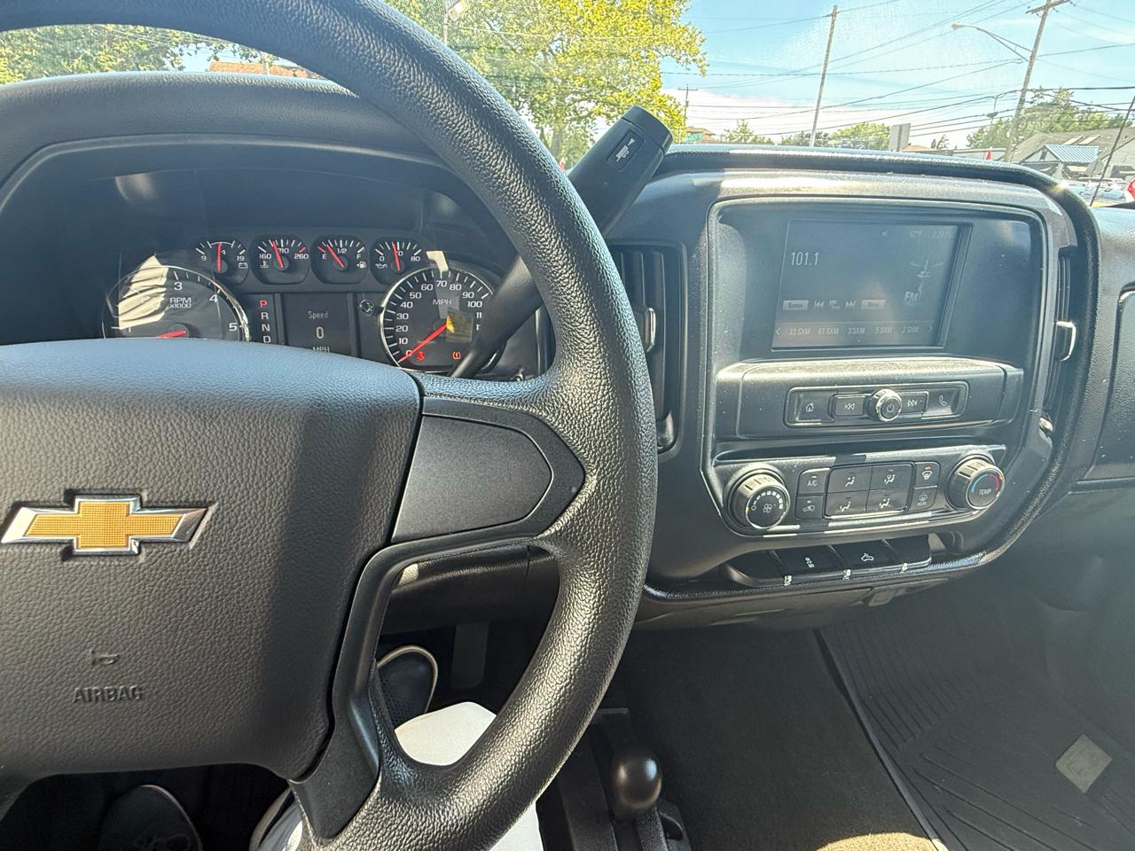 Chevrolet Silverado 1500 Custom Crew Cab 4WD 2018