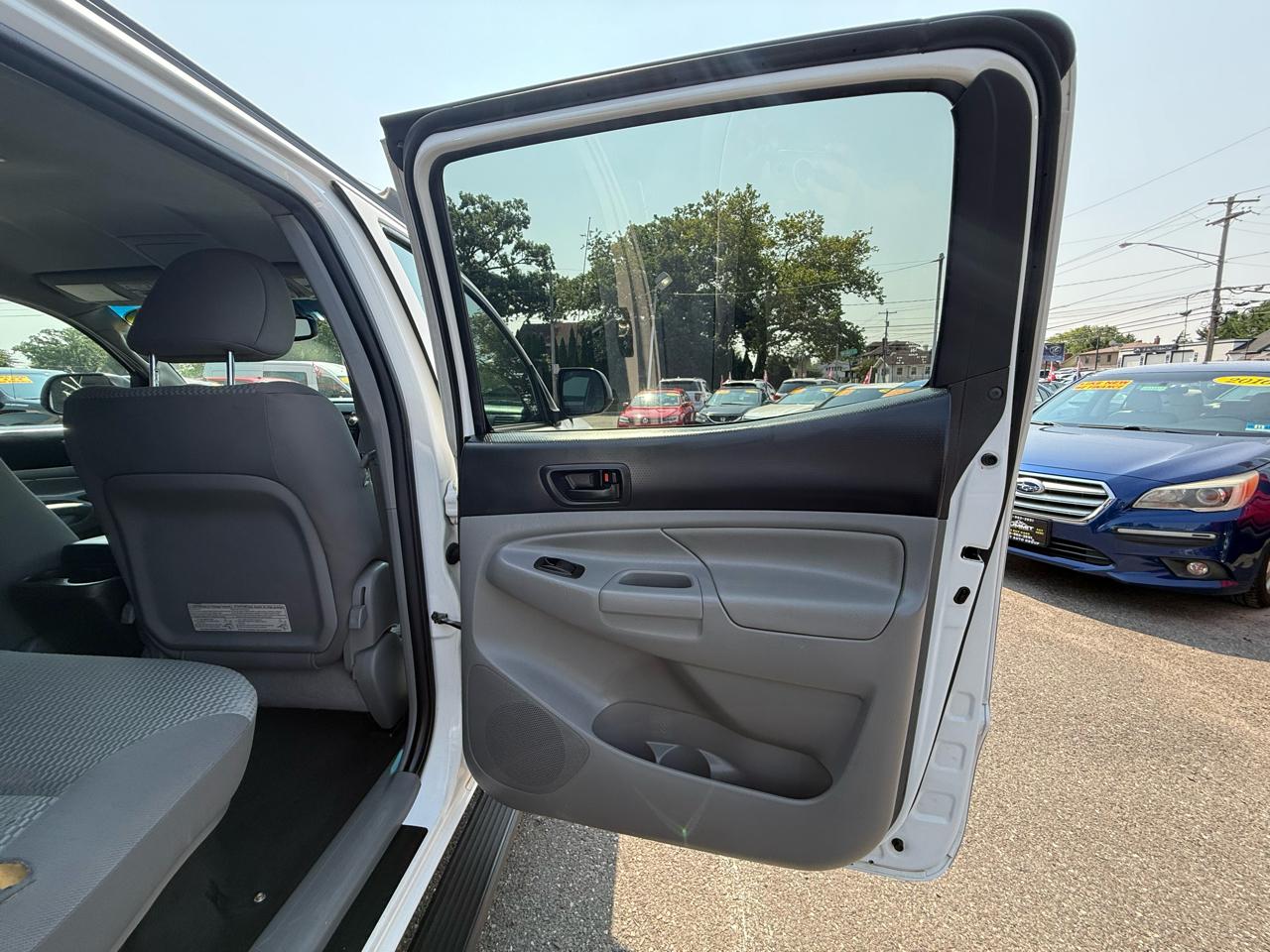Toyota Tacoma Double Cab Long Bed V6 Auto 4WD 2012