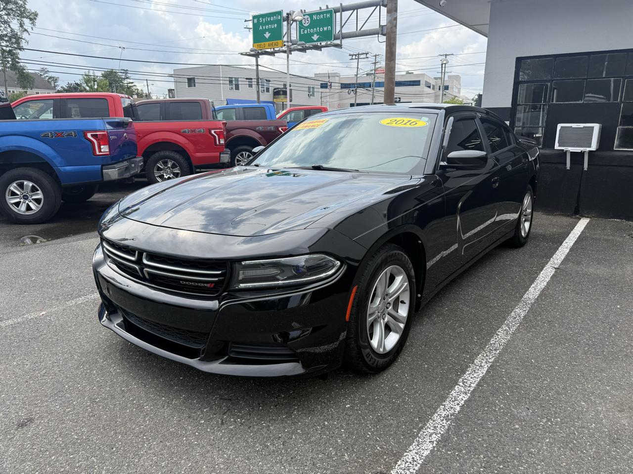 2016 Dodge Charger SE
