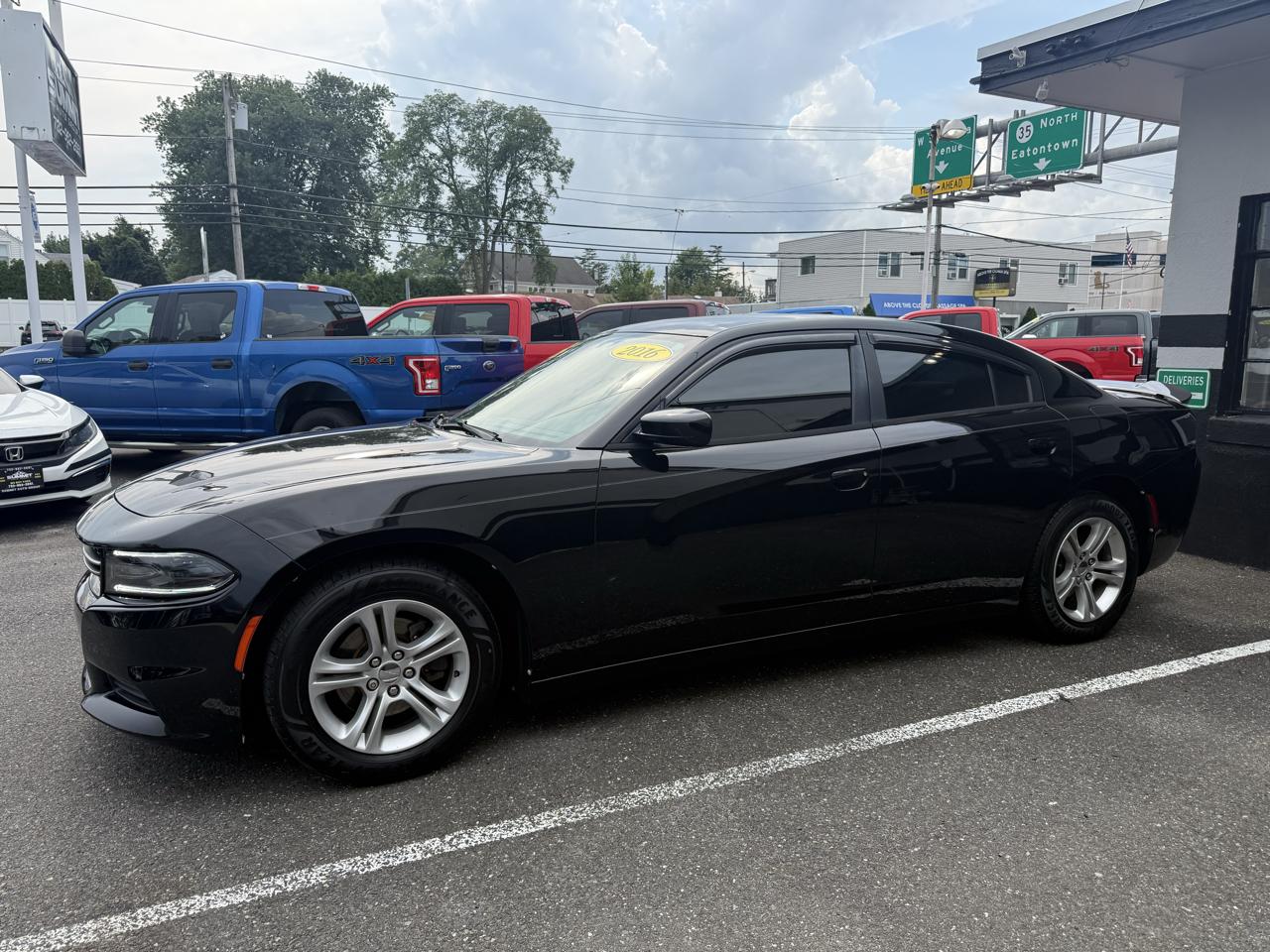 Dodge Charger SE 2016