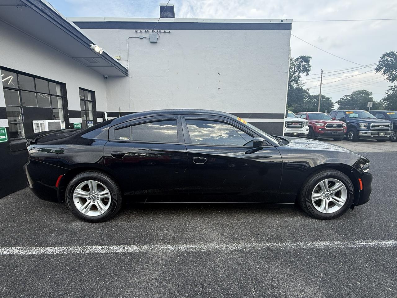 Dodge Charger SE 2016