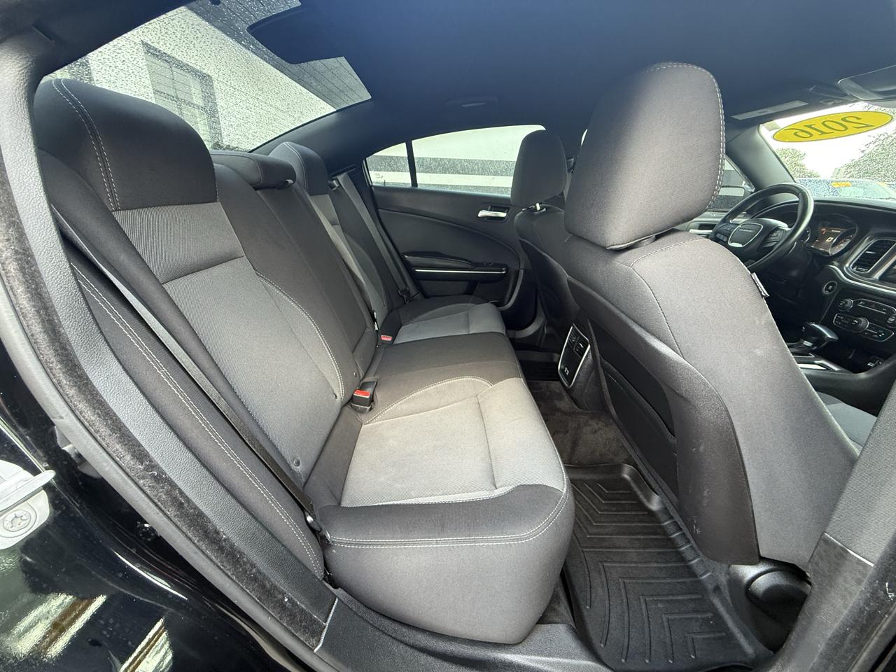 Dodge Charger SE 2016