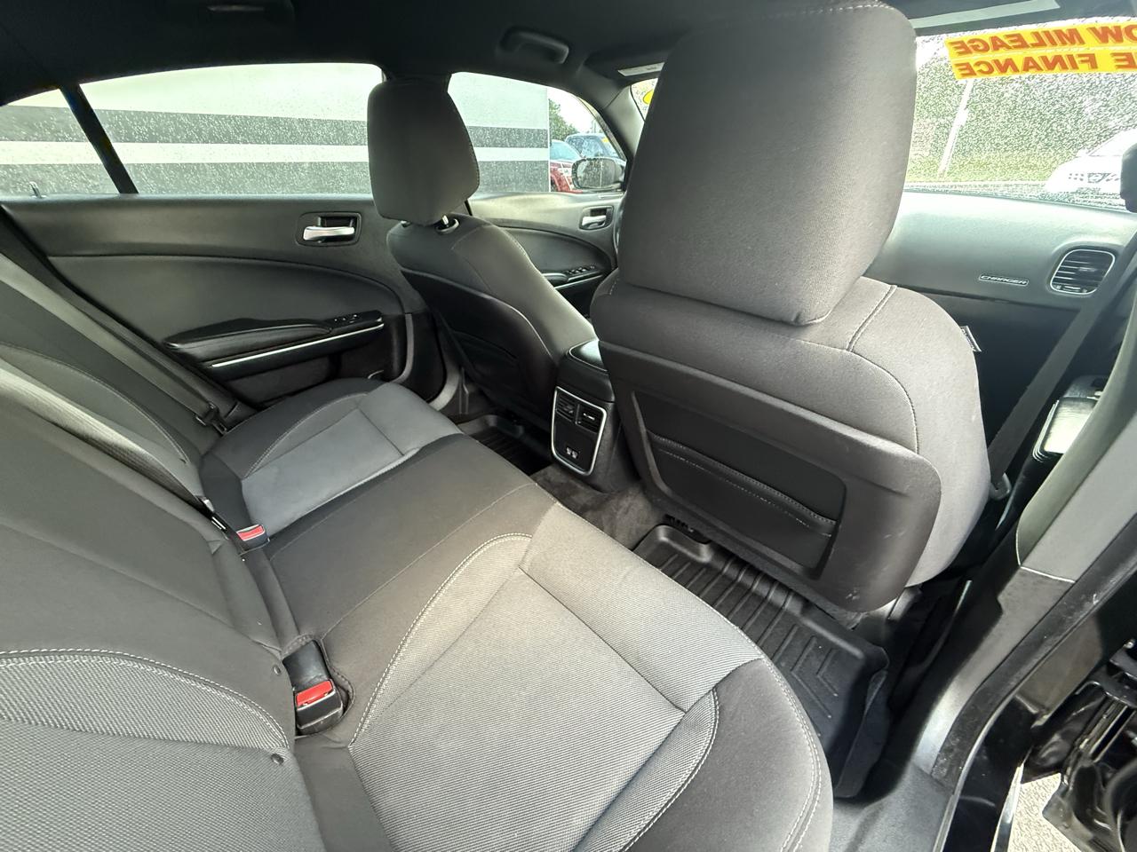 Dodge Charger SE 2016