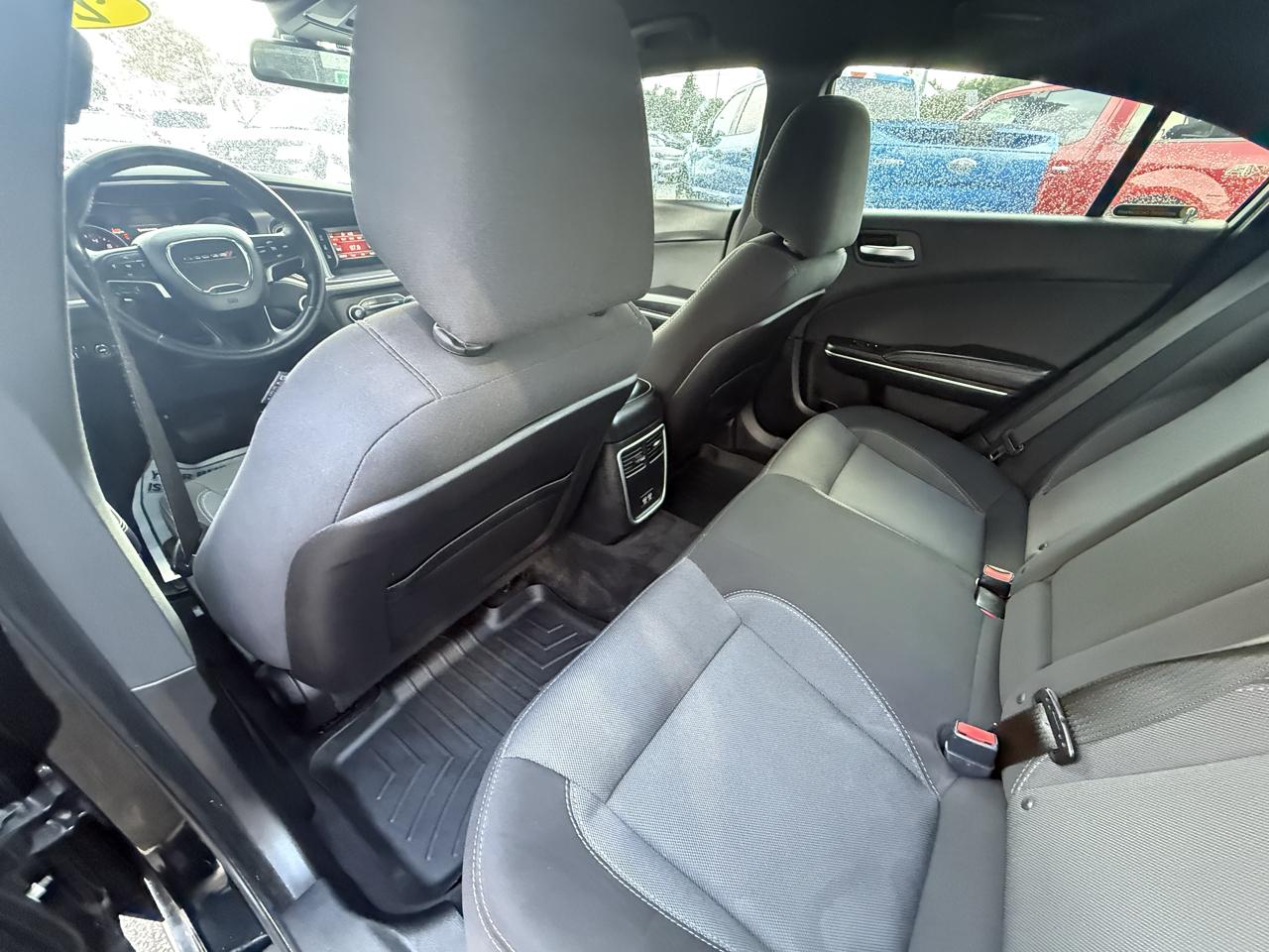 Dodge Charger SE 2016