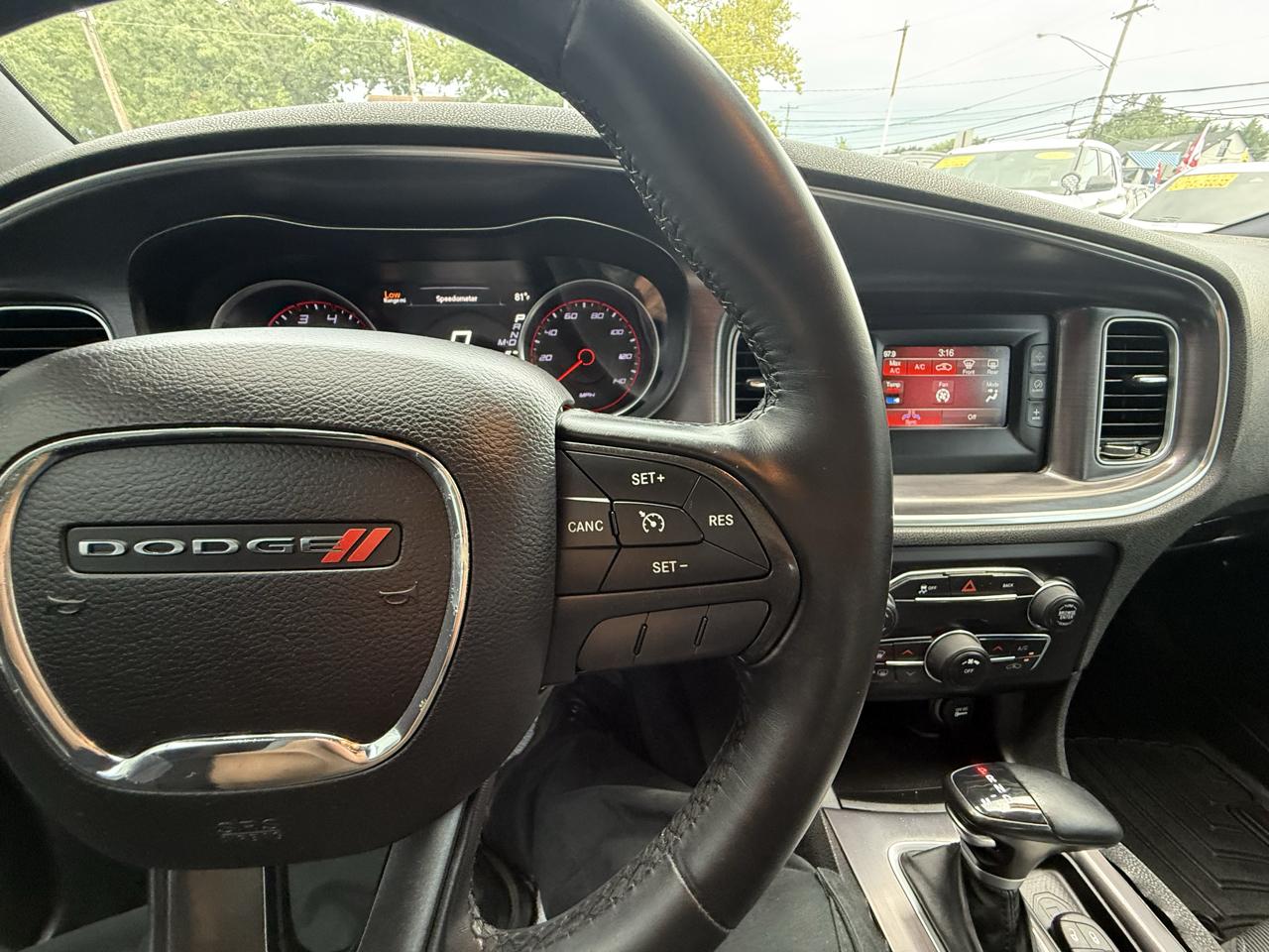 Dodge Charger SE 2016