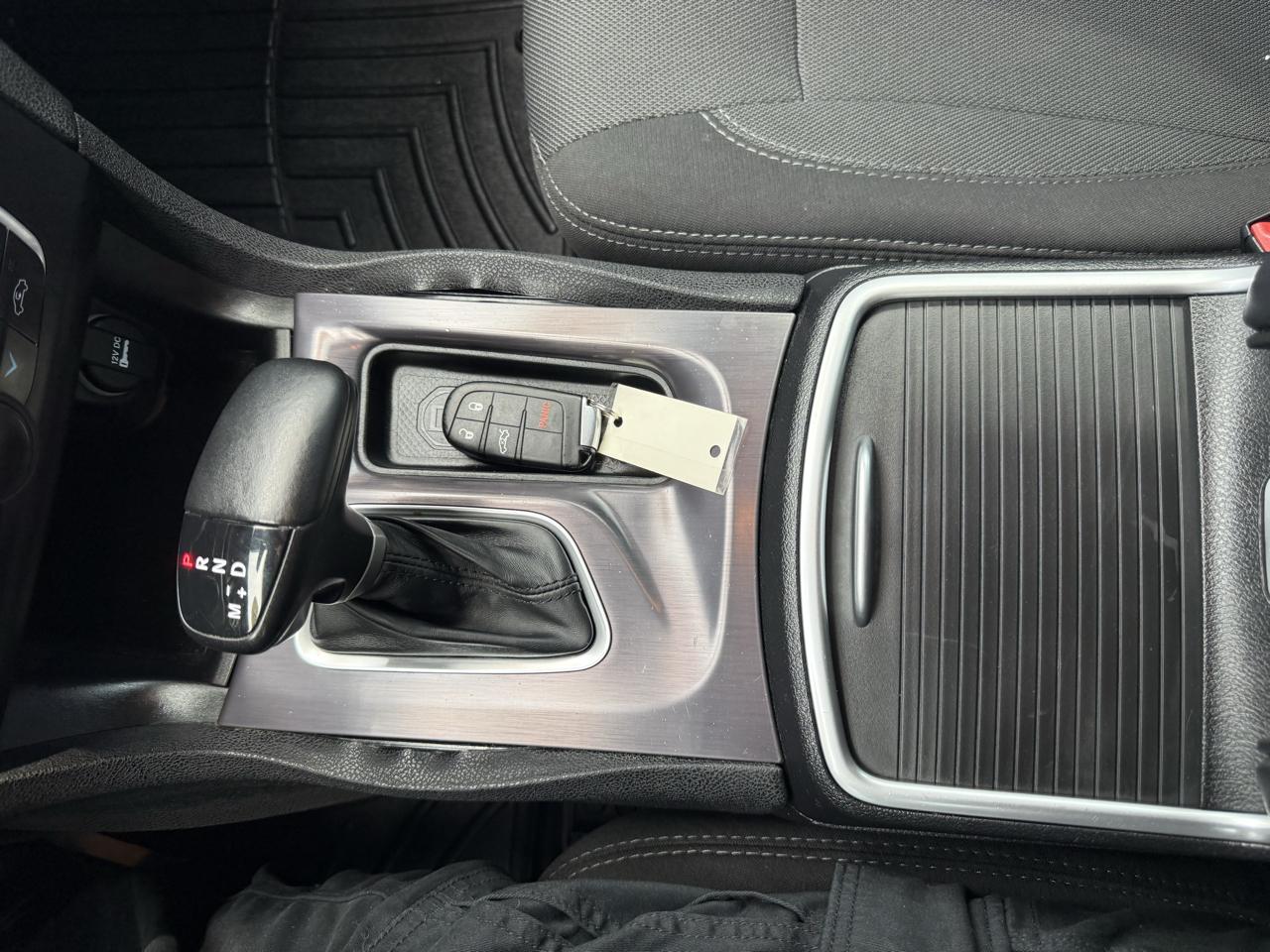 Dodge Charger SE 2016