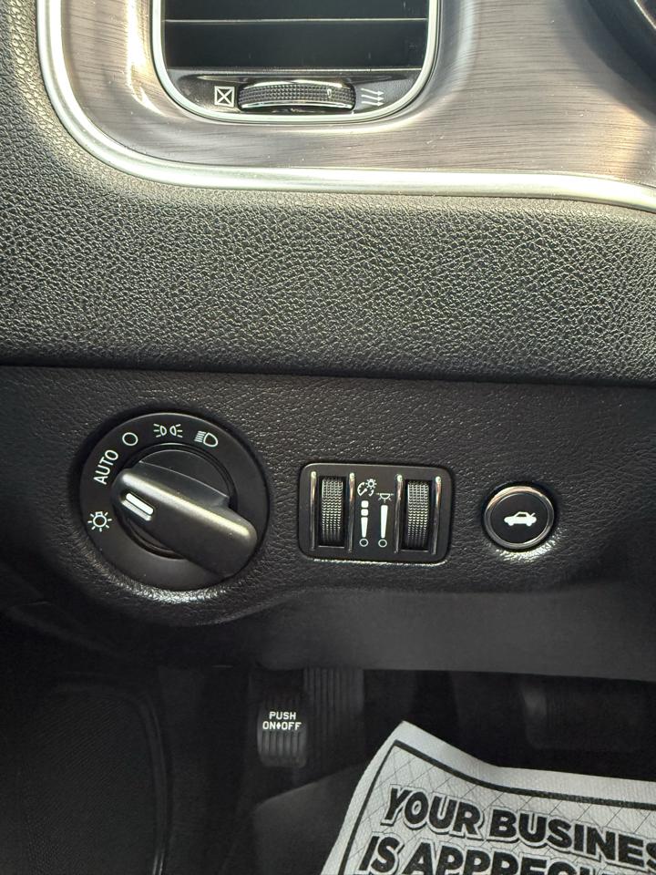 Dodge Charger SE 2016