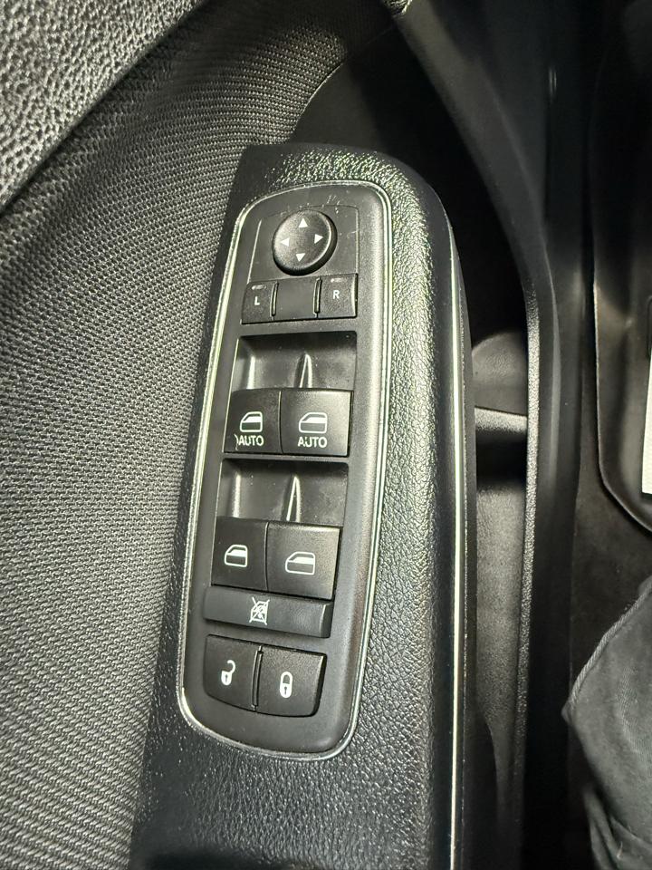 Dodge Charger SE 2016