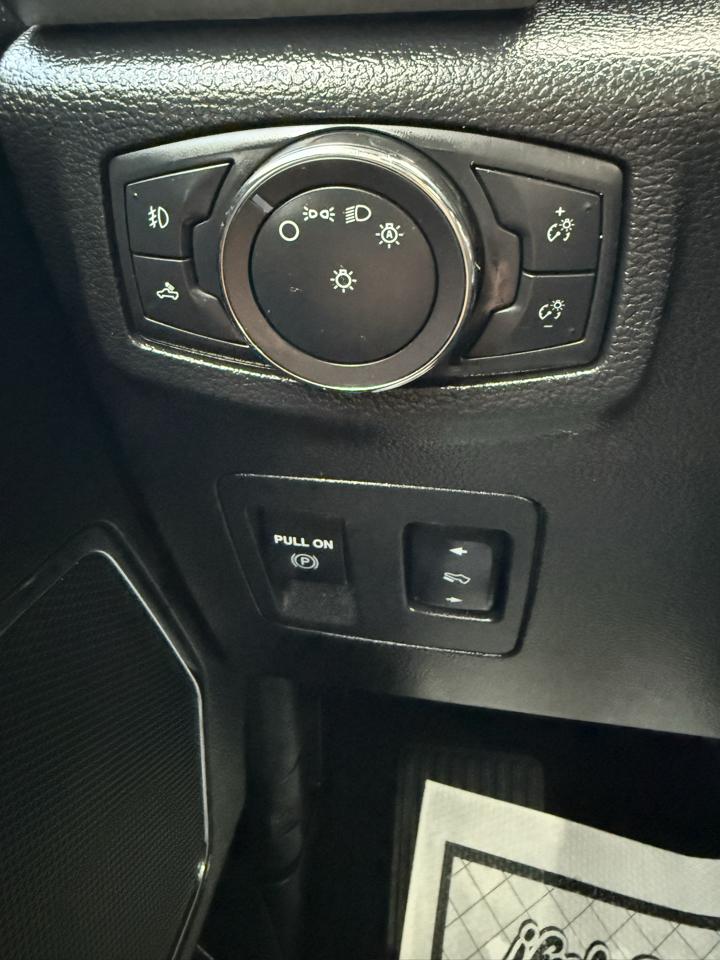 Ford F-150 Lariat SuperCrew 5.5-ft. Bed 4WD 2016