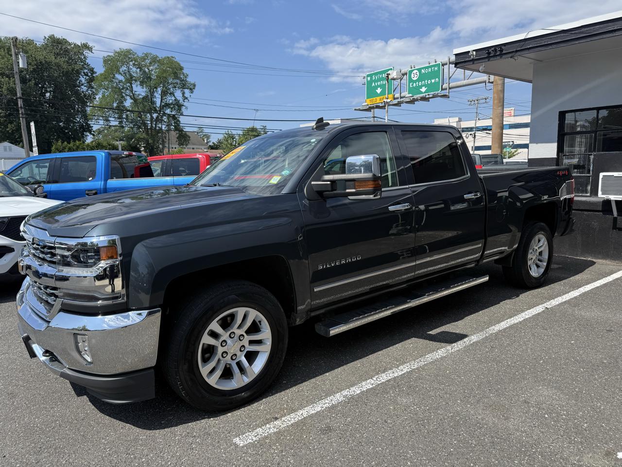 Chevrolet Silverado 1500 LTZ Crew Cab 4WD 2018