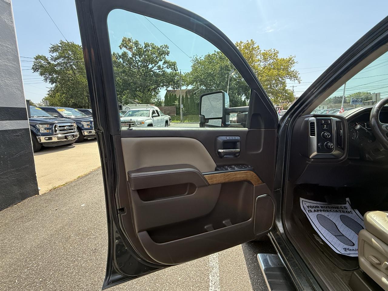 Chevrolet Silverado 1500 LTZ Crew Cab 4WD 2018