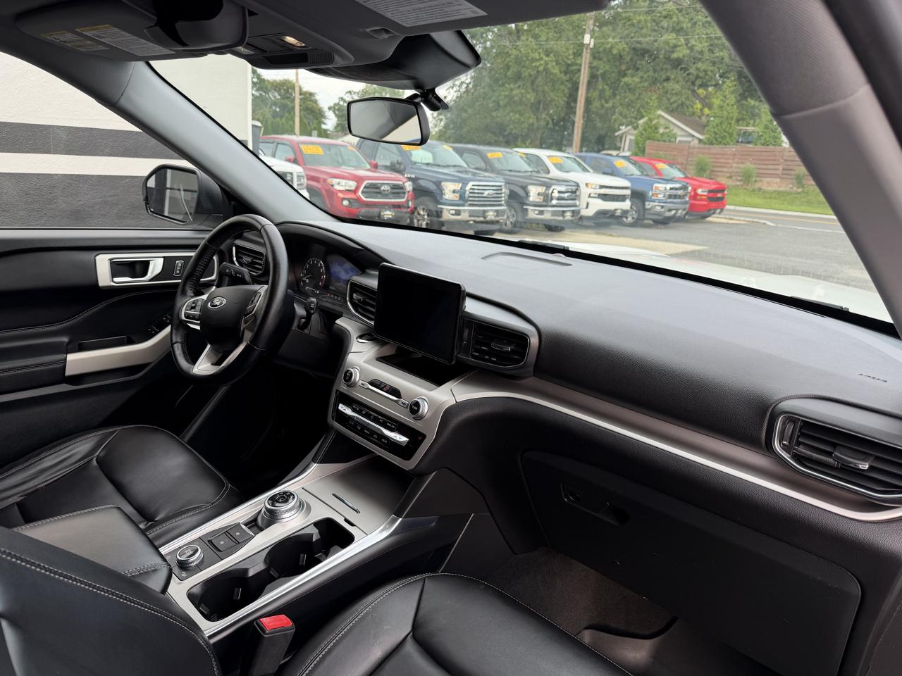 Ford Explorer XLT AWD 2021