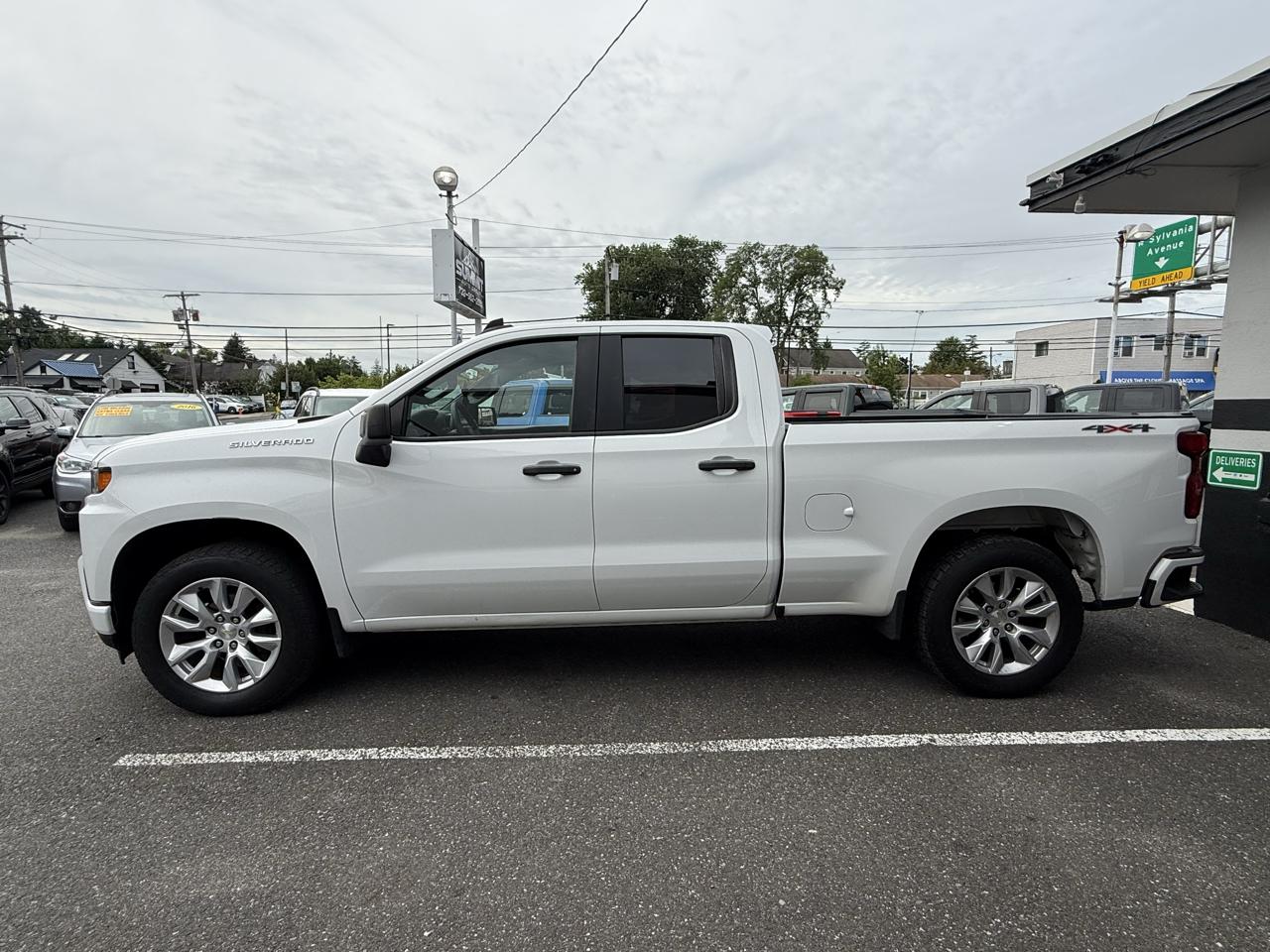 Chevrolet Silverado 1500 Custom Double Cab 4WD 2021