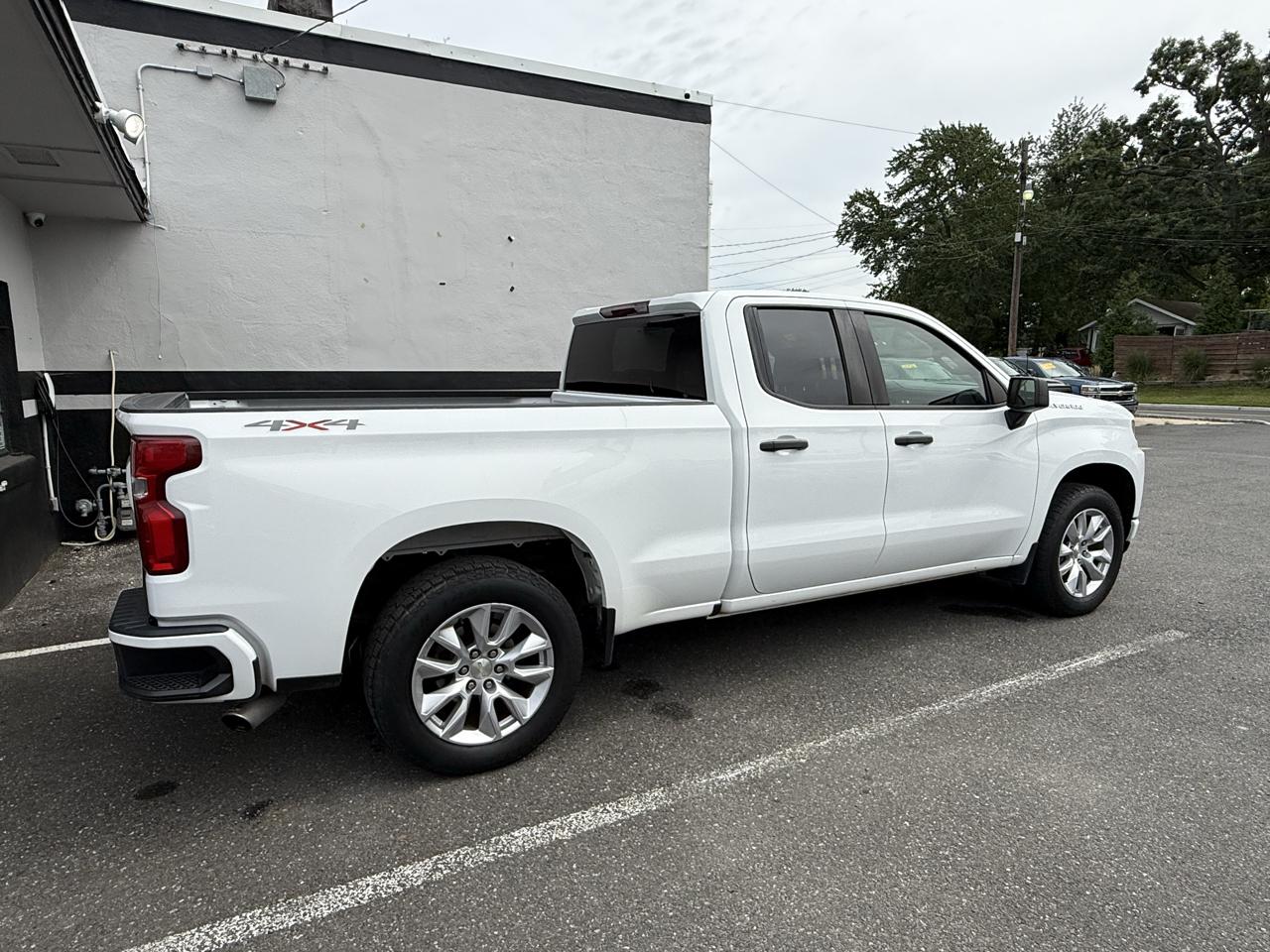 Chevrolet Silverado 1500 Custom Double Cab 4WD 2021