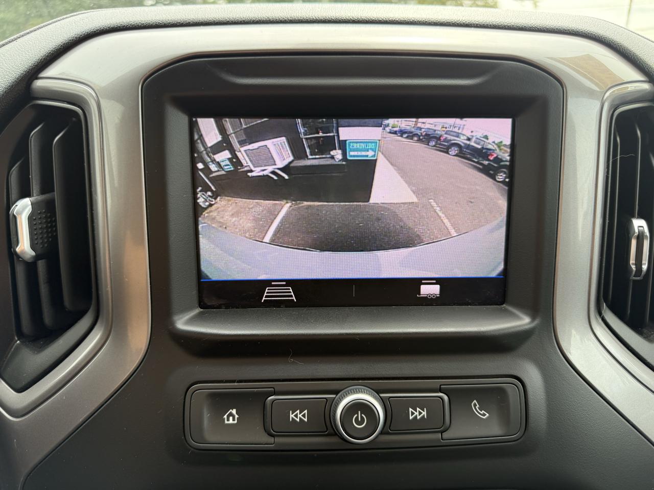 Chevrolet Silverado 1500 Custom Double Cab 4WD 2021