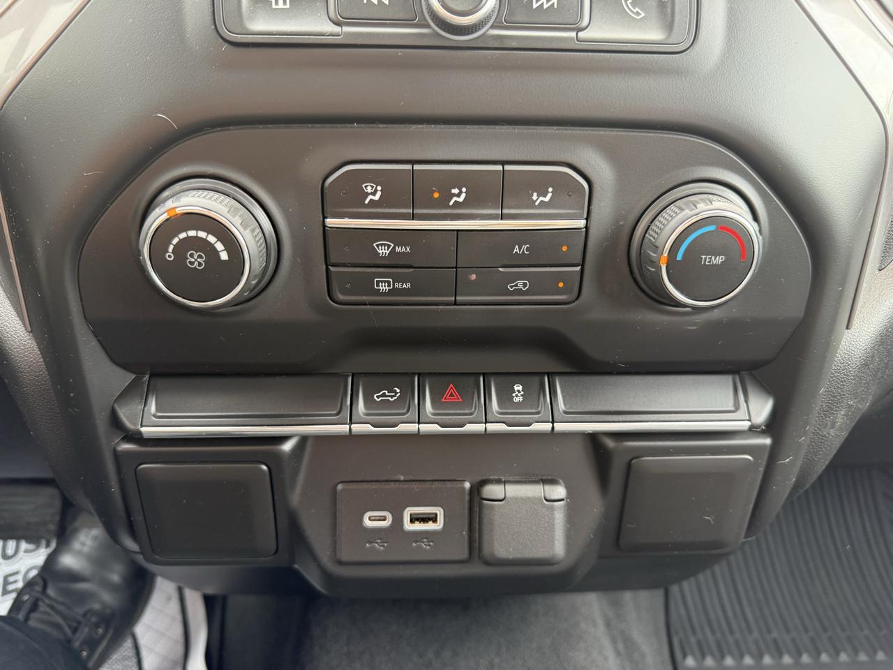 Chevrolet Silverado 1500 Custom Double Cab 4WD 2021
