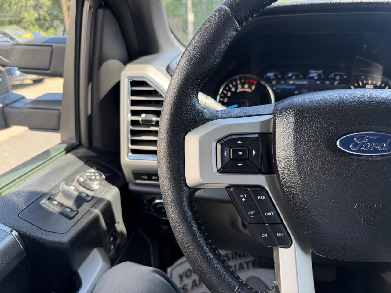 Ford F-150 Lariat SuperCab 6.5-ft. Bed 4WD 2015