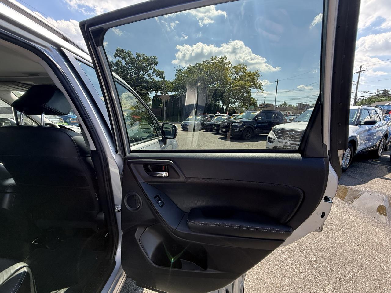 Subaru Forester 2.5i Touring 2016