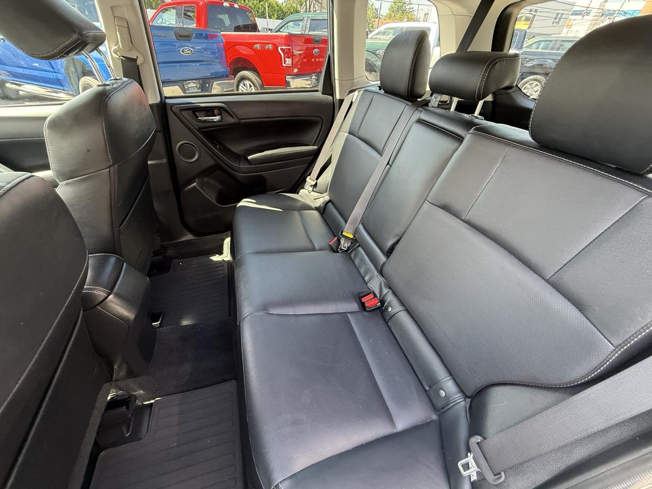 Subaru Forester 2.5i Touring 2016