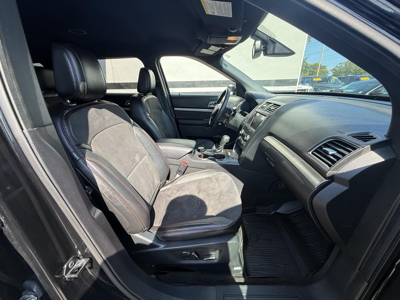 Ford Explorer XLT 4WD 2018