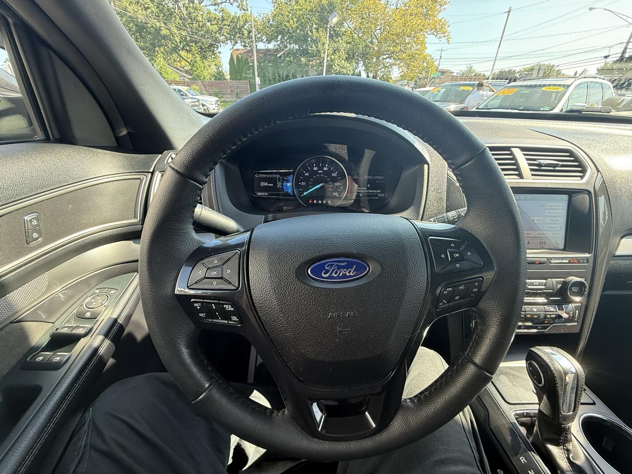 Ford Explorer XLT 4WD 2018