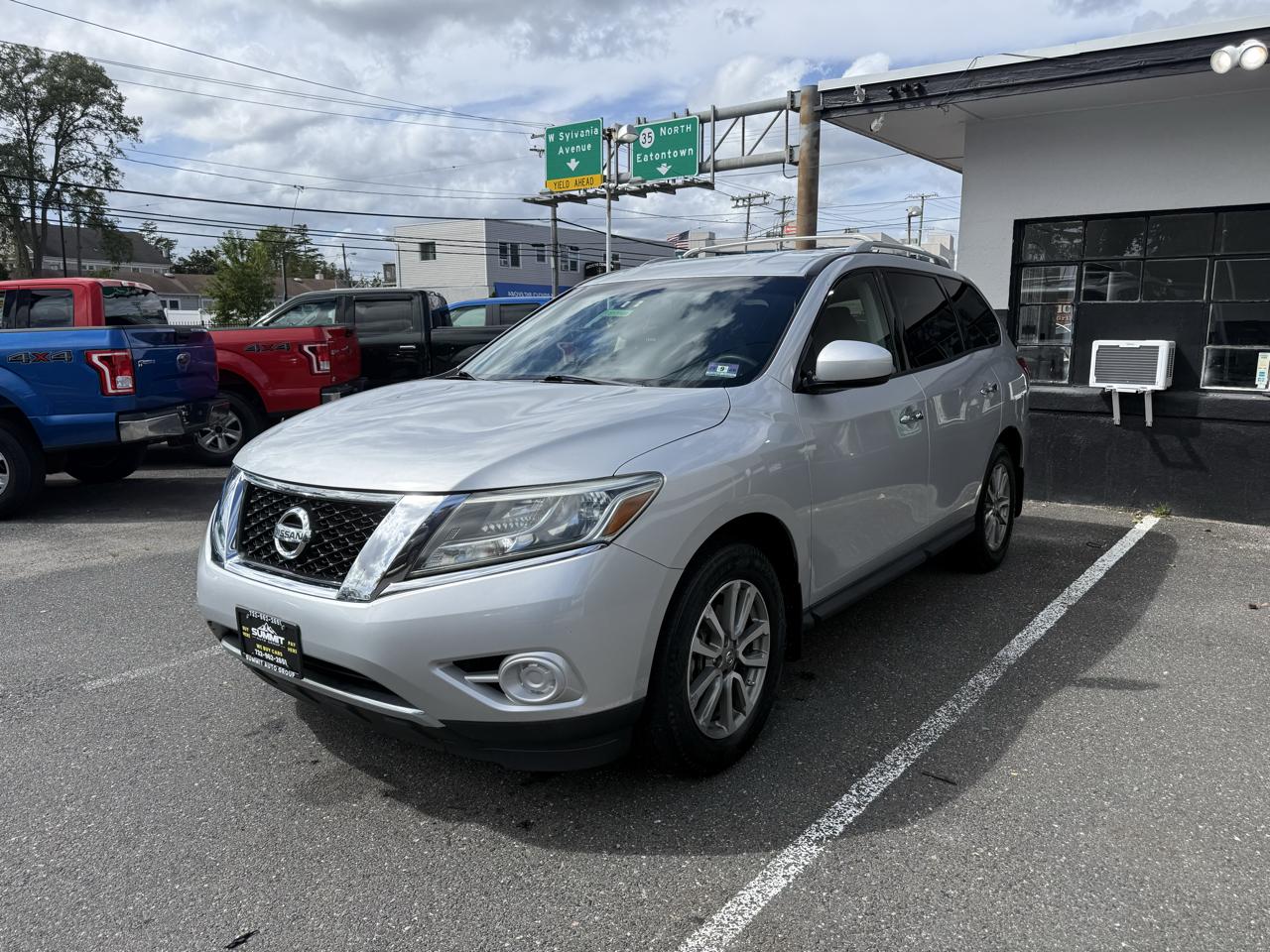 Silver 2015 Nissan Pathfinder SUV / Crossover Four-Wheel Drive Automatic