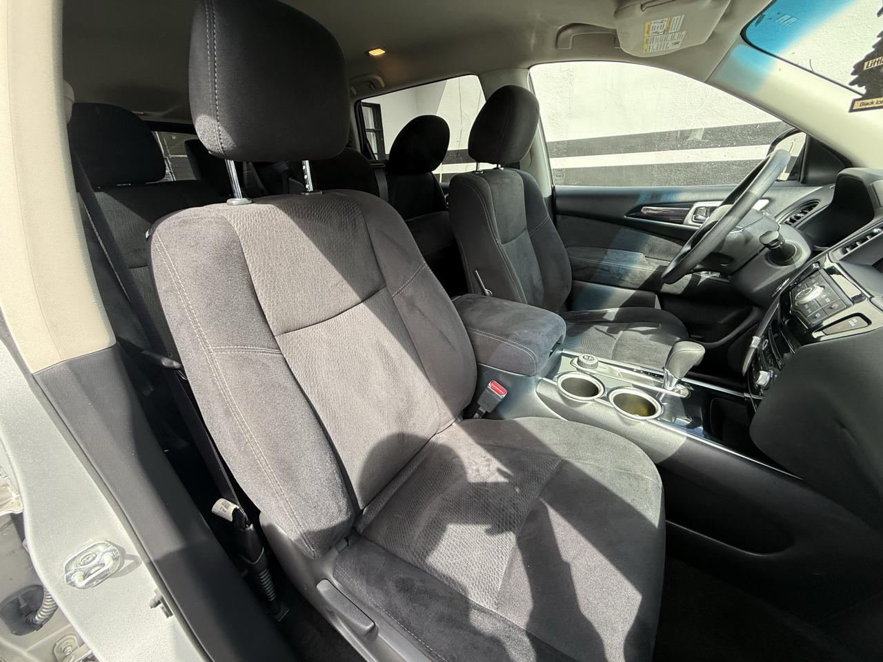 Nissan Pathfinder SV 4WD 2015