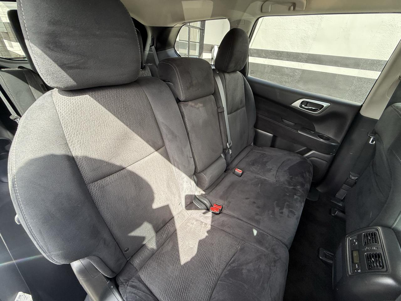 Nissan Pathfinder SV 4WD 2015