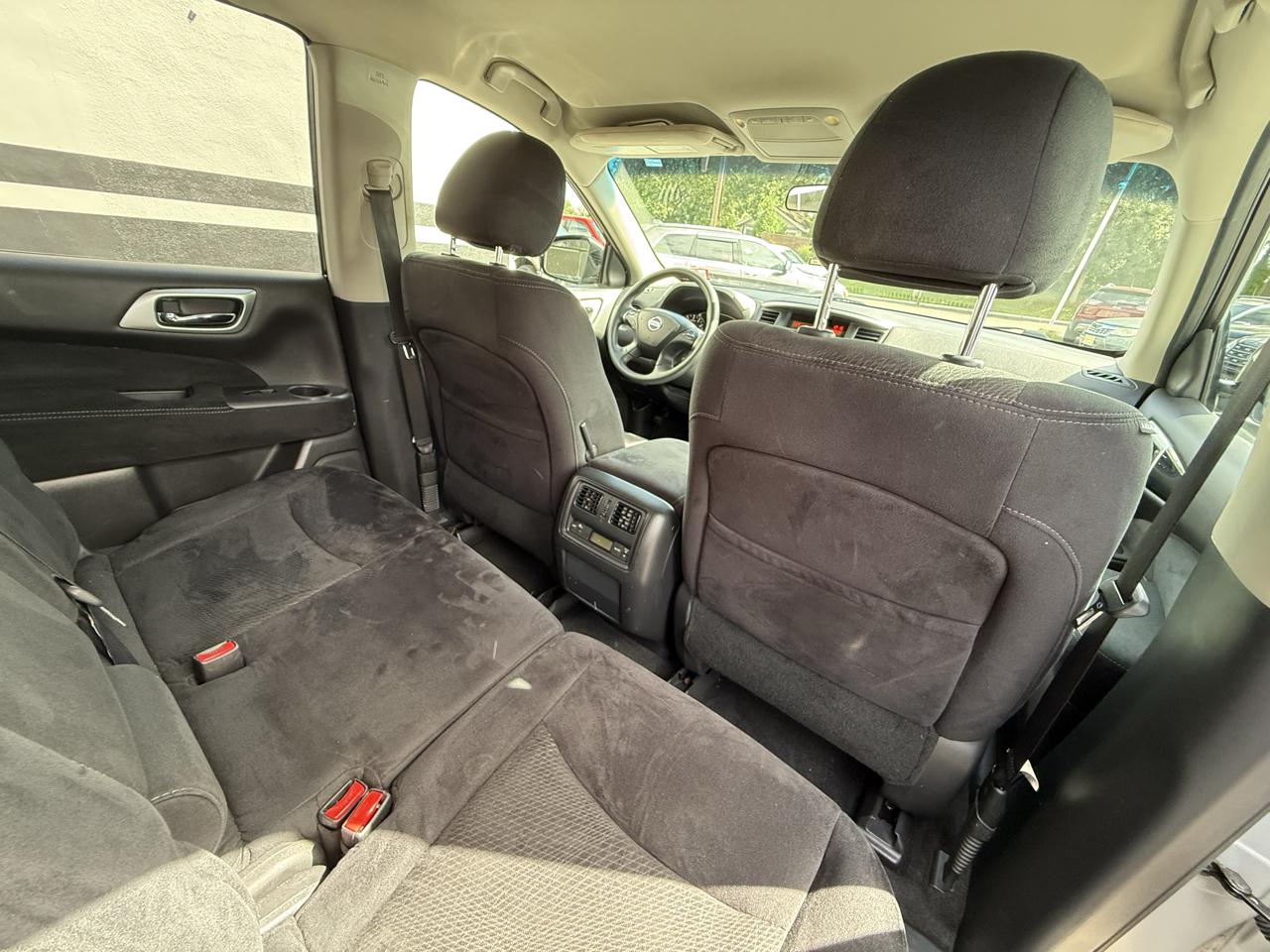 Nissan Pathfinder SV 4WD 2015