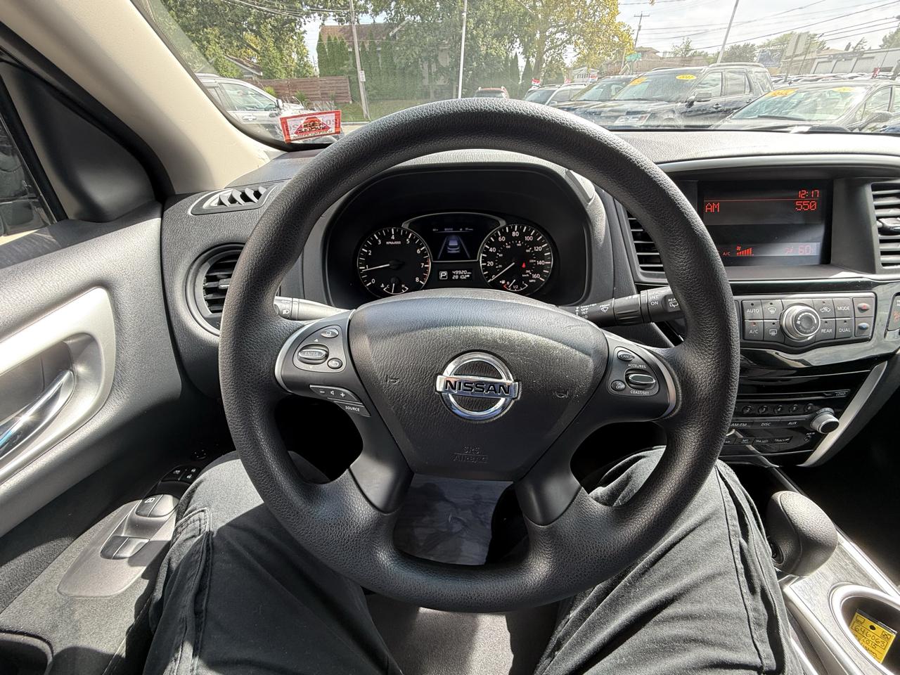 Nissan Pathfinder SV 4WD 2015