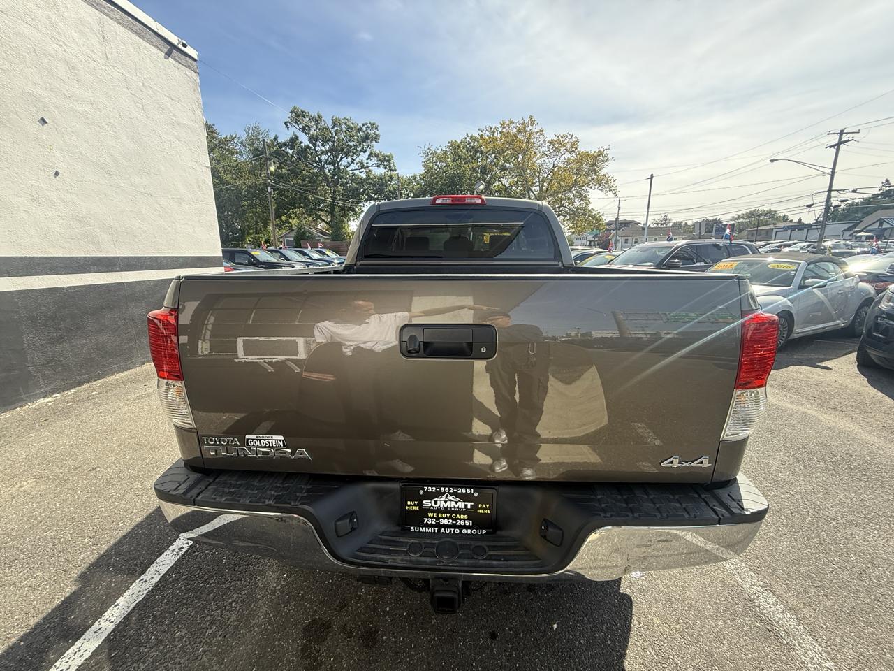 Toyota Tundra Tundra-Grade CrewMax 5.7L 4WD 2013