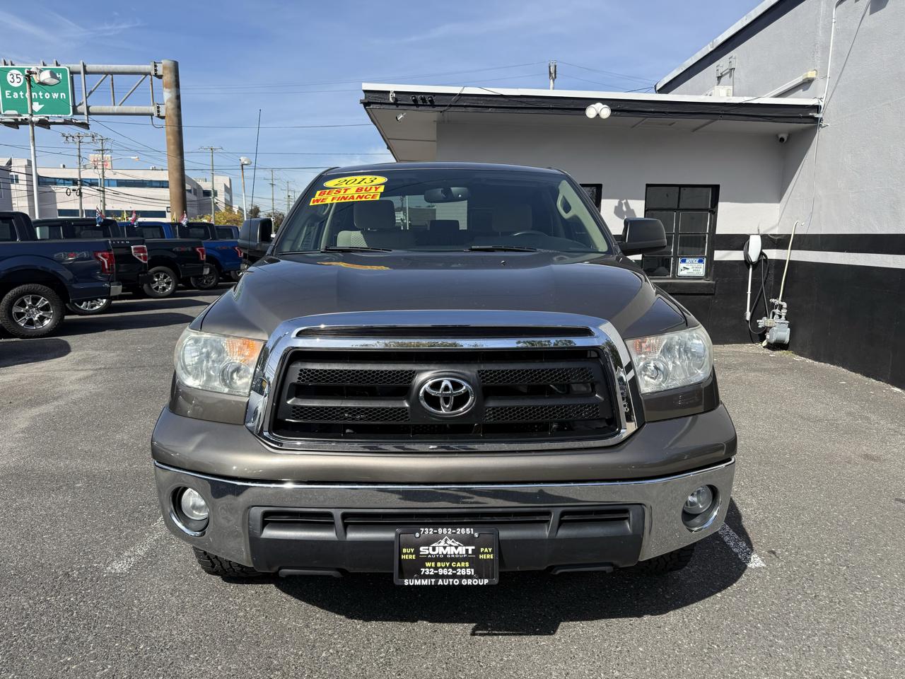 Toyota Tundra Tundra-Grade CrewMax 5.7L 4WD 2013