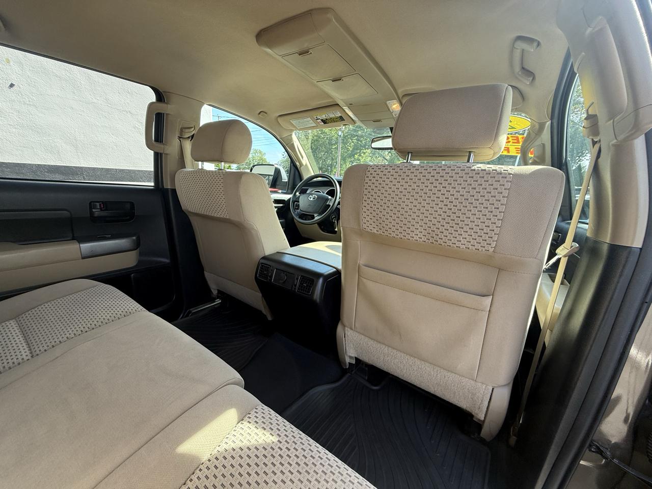 Toyota Tundra Tundra-Grade CrewMax 5.7L 4WD 2013
