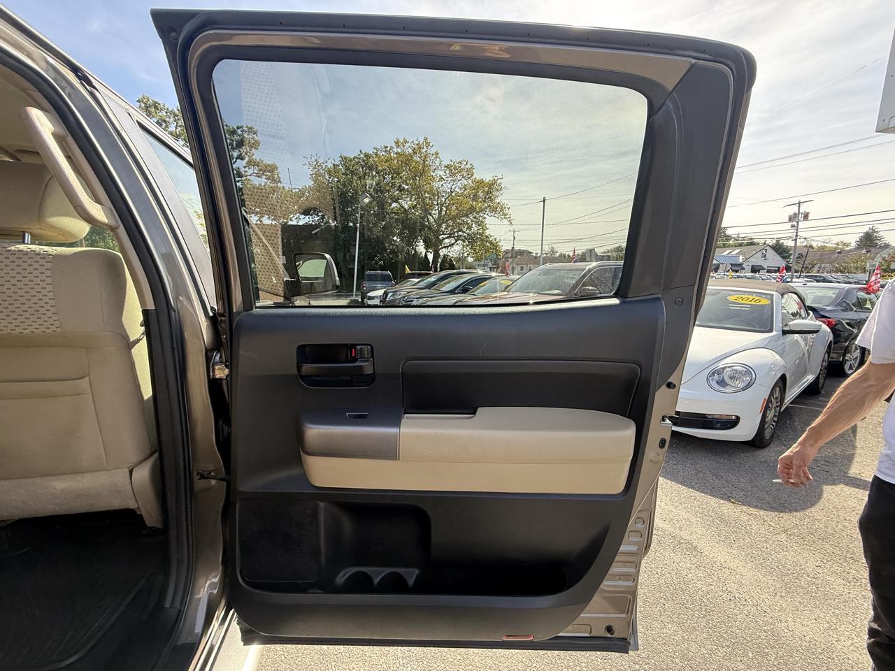 Toyota Tundra Tundra-Grade CrewMax 5.7L 4WD 2013