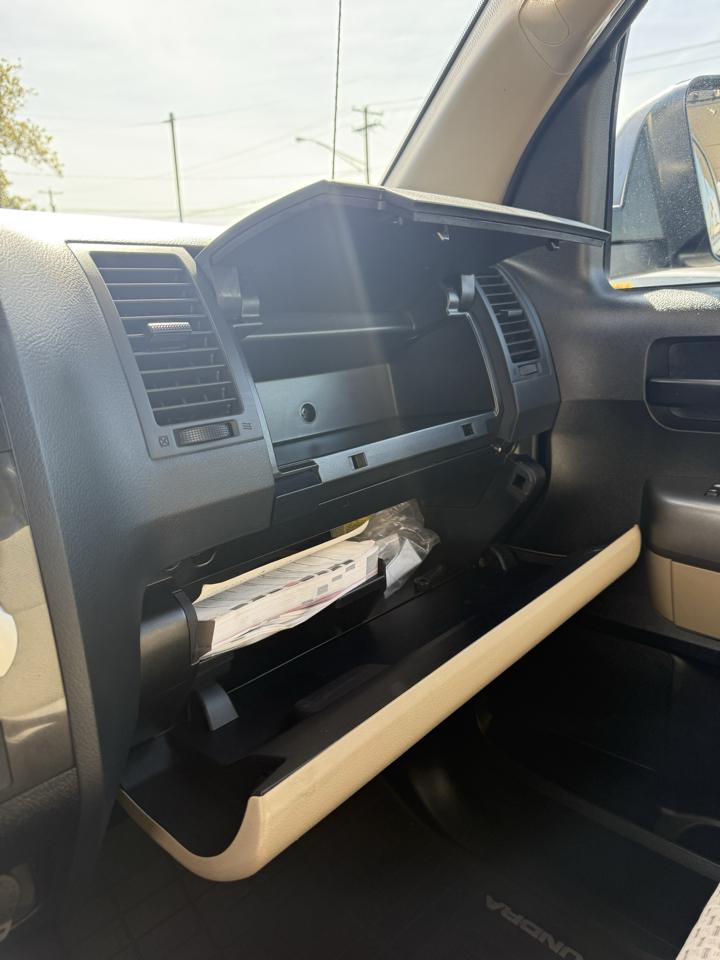 Toyota Tundra Tundra-Grade CrewMax 5.7L 4WD 2013