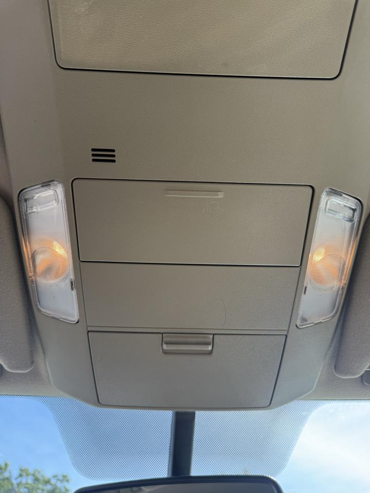 Toyota Tundra Tundra-Grade CrewMax 5.7L 4WD 2013