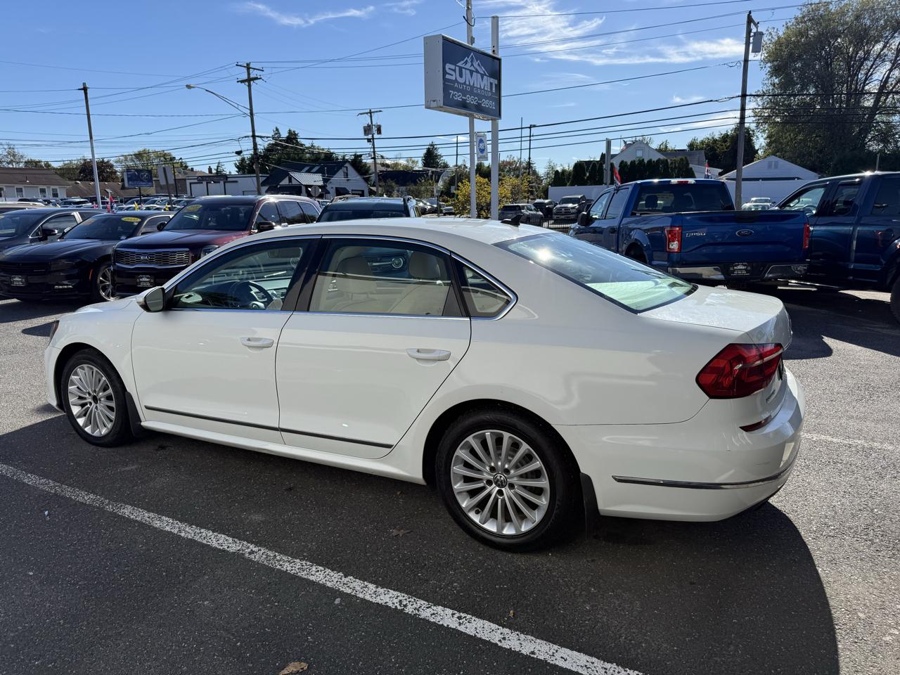 Volkswagen Passat SE PZEV 6A w/ Sunroof & Nav 2016