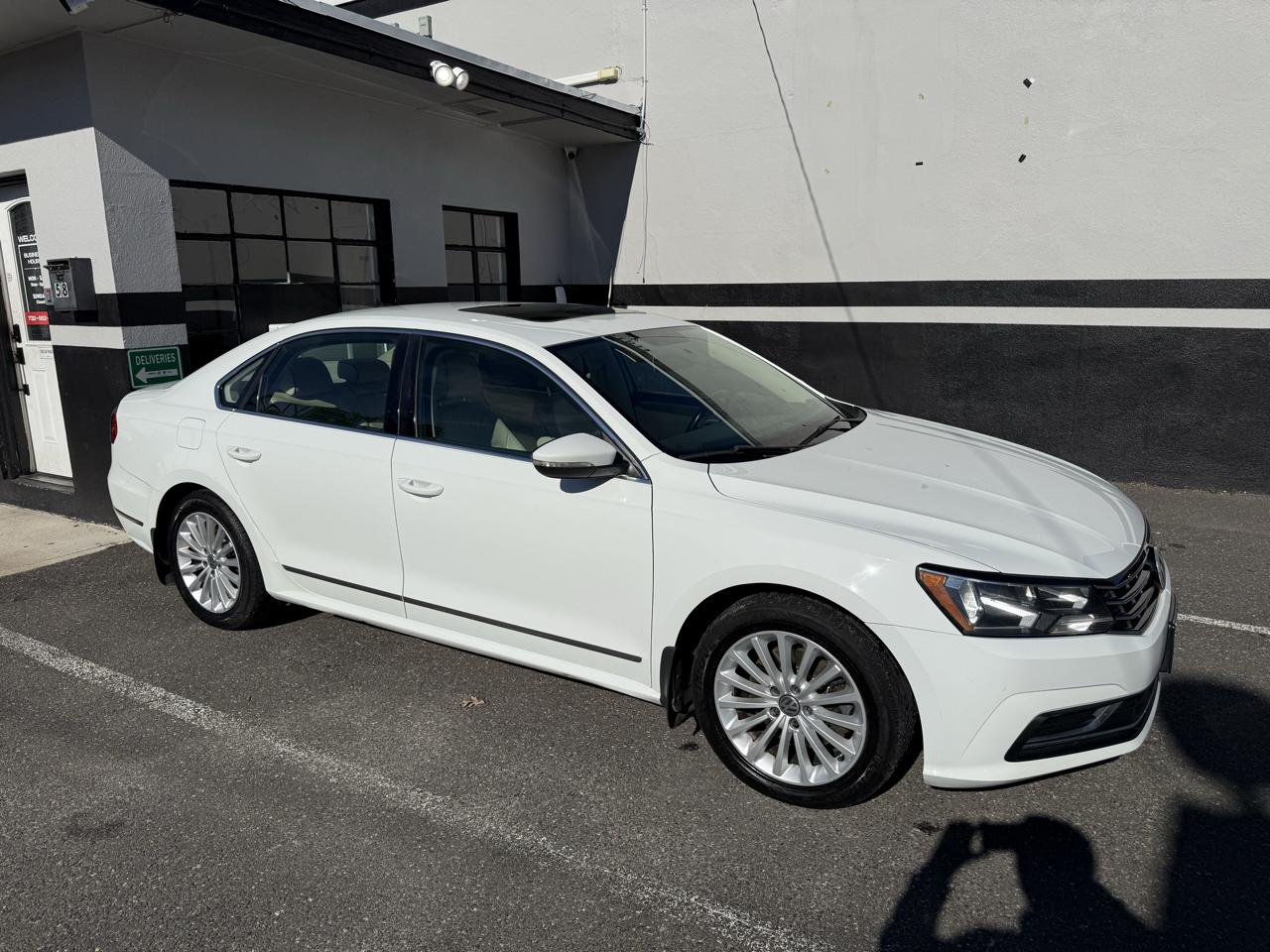 Volkswagen Passat SE PZEV 6A w/ Sunroof & Nav 2016